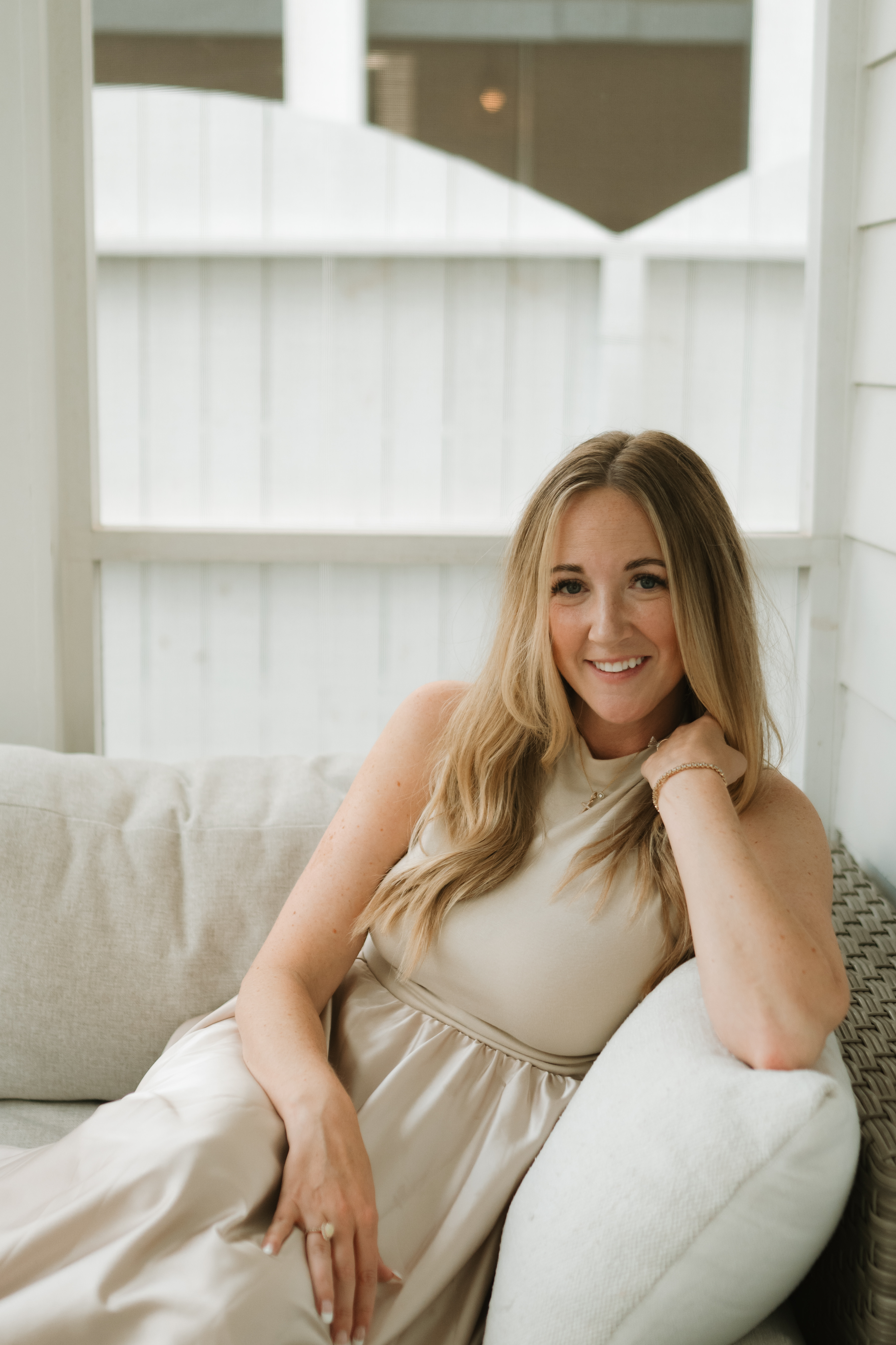 Jenn Eusterwiemann, TFW Global scalping educator, explaining forex lot sizes and position sizing to women traders