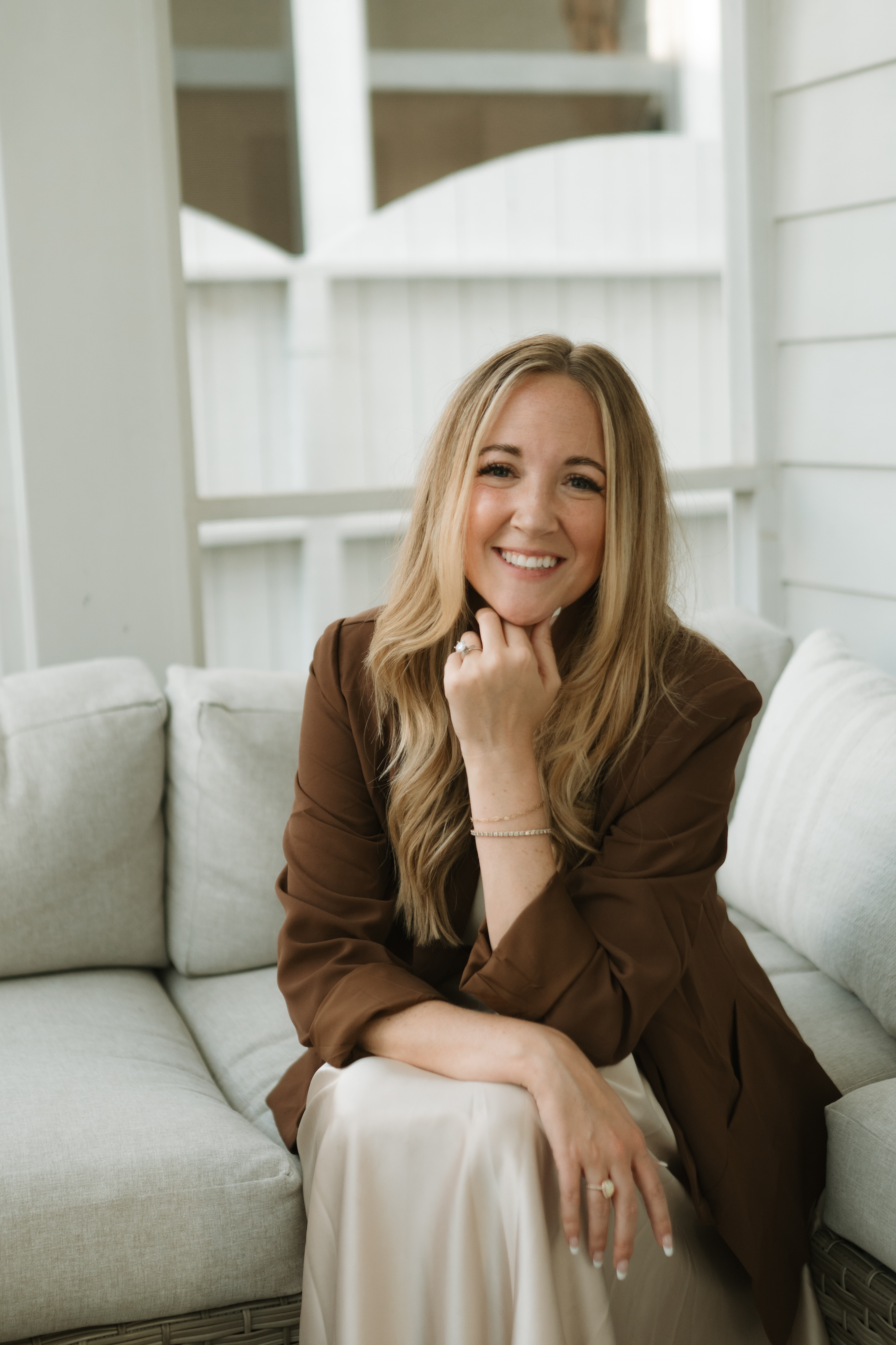 Jenn Eusterwiemann, TFW Global co-founder and scalping educator, teaching chart analysis to women traders